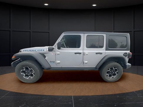 Used 2021 Jeep Wrangler Unlimited Rubicon 4xe w/ Cold Weather Group AWD/4WD image 2