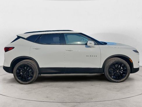 New 2026 Chevrolet Blazer LT w/ Sound & Technology Package AWD/4WD image 2