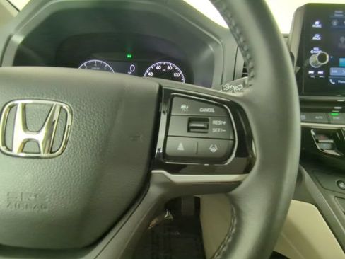 Used 2025 Honda Odyssey EX-L image 27