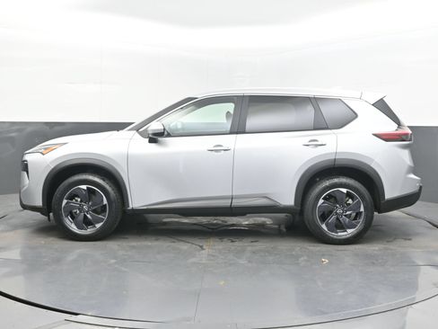 Used 2025 Nissan Rogue SV AWD/4WD image 7