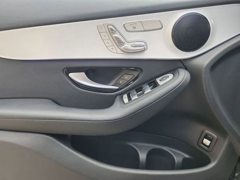 Used 2022 Mercedes-Benz GLC 300 image 21