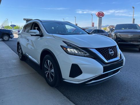 Used 2024 Nissan Murano SV AWD/4WD image 3