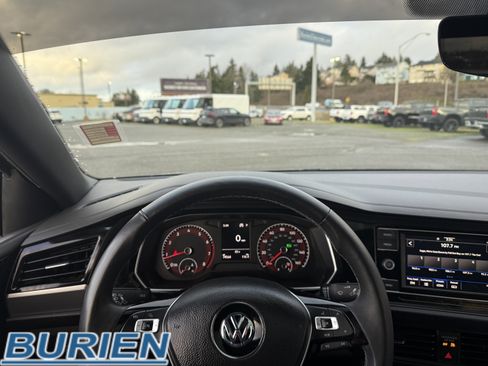 Used 2020 Volkswagen Jetta R-Line image 12