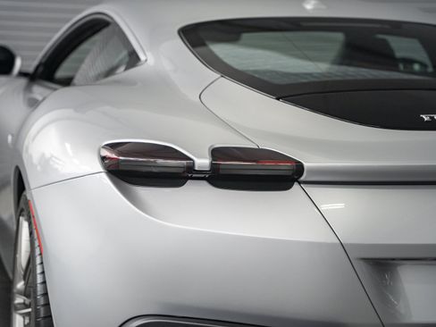 Used 2021 Ferrari Roma RWD image 11