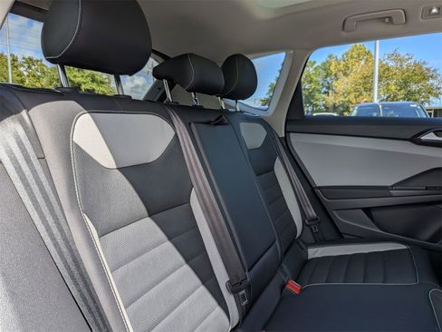 Used 2022 Volkswagen Taos SEL image 34