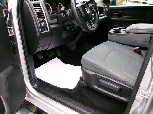 Used 2017 RAM 2500 Tradesman w/ Chrome Appearance Group AWD/4WD image 16