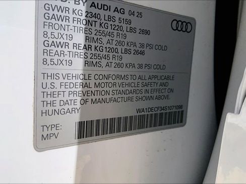 Certified 2025 Audi Q3 2.0T Premium w/ Convenience Package AWD/4WD image 34