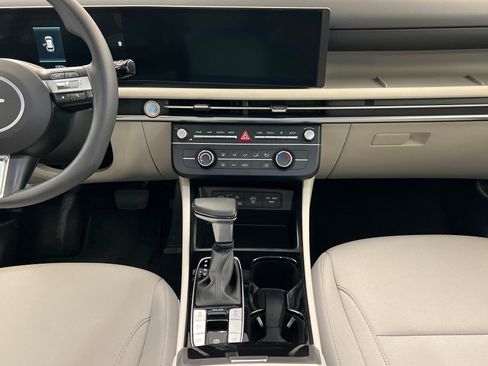 Used 2025 Hyundai Tucson SE AWD/4WD image 14