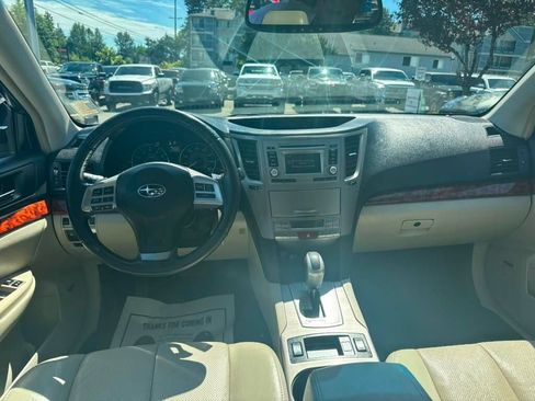 Used 2012 Subaru Outback 3.6R Limited w/ Moonroof Pkg AWD/4WD image 17