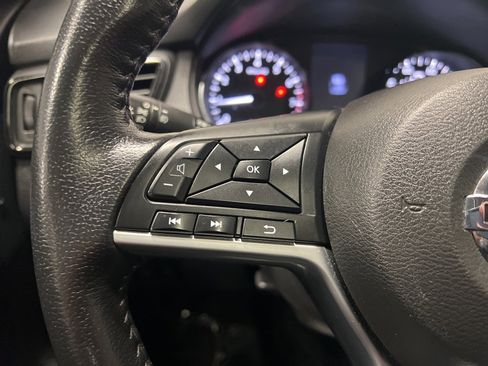 Used 2020 Nissan Rogue SL w/ Premium Package image 16