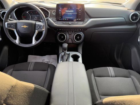 Used 2025 Chevrolet Blazer LT image 11