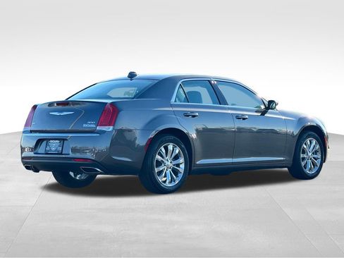 Used 2021 Chrysler 300 Touring L AWD/4WD image 7