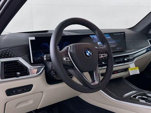 New 2026 BMW X5 xDrive50e image 9