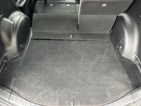 Used 2018 Toyota RAV4 XLE FWD image 14