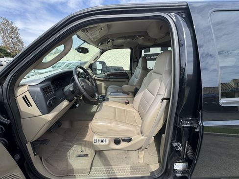 Used 2005 Ford Excursion Limited AWD/4WD image 16