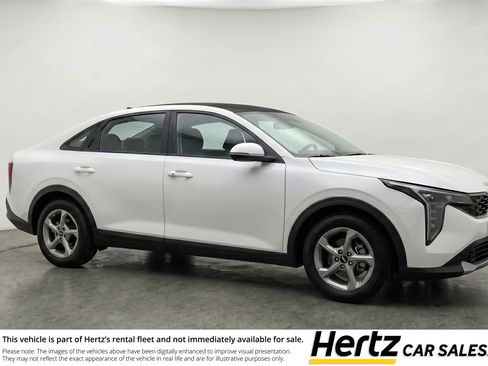 Used 2025 Kia K4 LXS FWD image 1