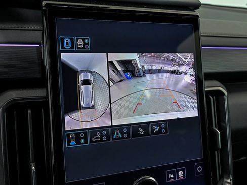 New 2027 GMC Acadia AT4 w/ Luxury Package AWD/4WD image 14