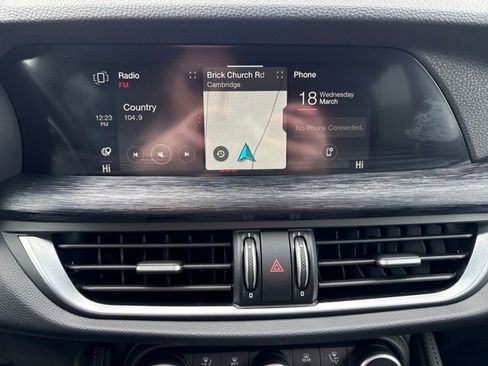 Used 2024 Alfa Romeo Stelvio Sprint image 17