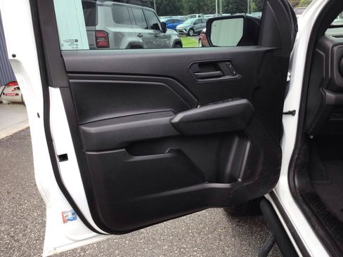 Used 2024 Chevrolet Colorado Trail Boss w/ Advanced Trailering Package AWD/4WD image 10