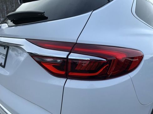 Used 2020 Buick Enclave Essence image 30