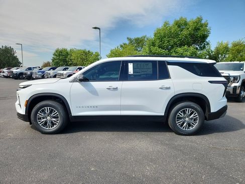 New 2025 Chevrolet Traverse LT w/ Driver Confidence Package FWD image 2
