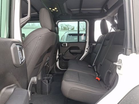 Used 2022 Jeep Wrangler Unlimited Sport image 11