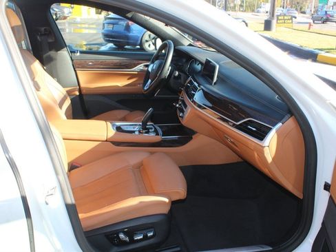 Used 2019 BMW 740i w/ Executive Package image 19