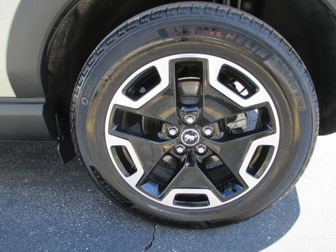 Used 2024 Ford Bronco Sport Outer Banks w/ Tech Package AWD/4WD image 9