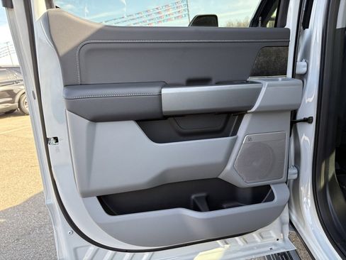 New 2026 Ford F250 XLT w/ XLT Premium Package image 19
