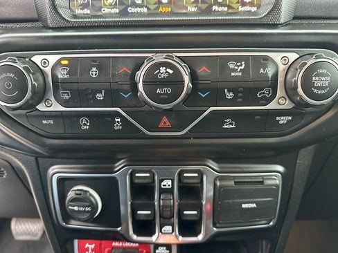 Used 2022 Jeep Gladiator Mojave w/ Cold Weather Group AWD/4WD image 30
