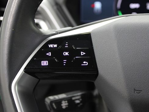 Used 2024 Audi Q4 e-tron Premium Plus image 10