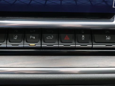 Used 2024 GMC Sierra 2500 SLT w/ SLT Premium Package image 29