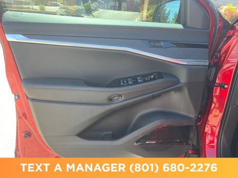 Used 2025 Jeep Wagoneer S Limited AWD/4WD image 10