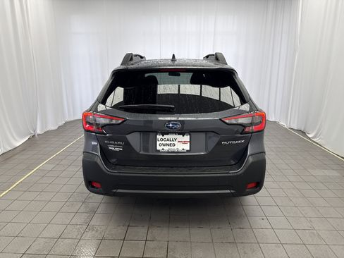Used 2025 Subaru Outback Premium image 5