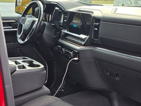 Used 2022 Chevrolet Silverado 1500 LT w/ All Star Edition Plus image 9