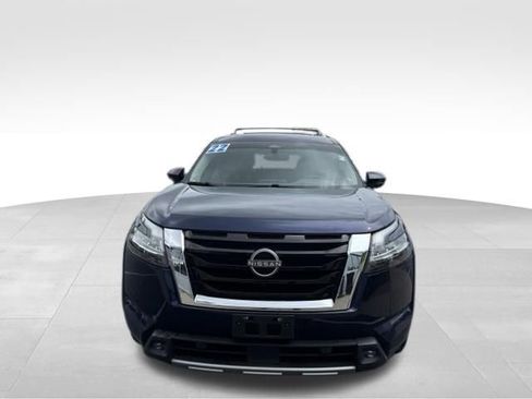 Used 2022 Nissan Pathfinder Platinum w/ Cargo Package AWD/4WD image 2