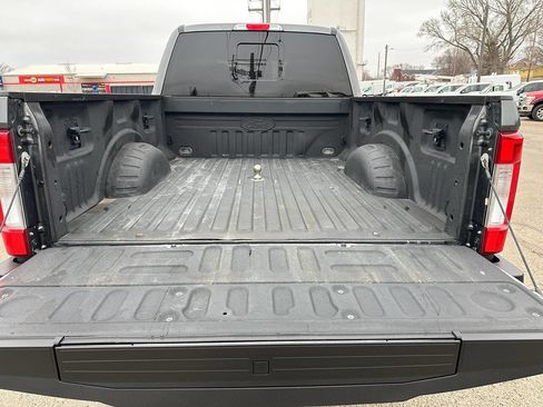 Used 2017 Ford F250 Lariat w/ FX4 Off-Road Package AWD/4WD image 32