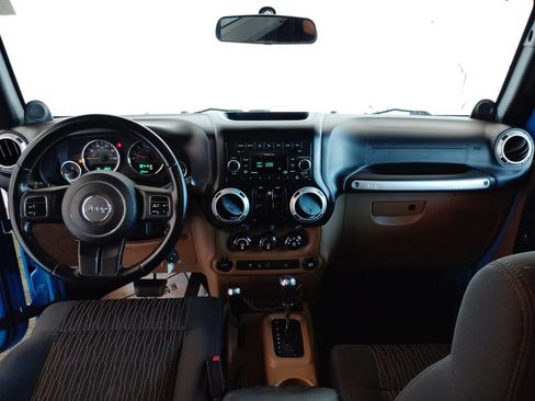 Used 2011 Jeep Wrangler Sahara w/ Trailer Tow Group AWD/4WD image 31