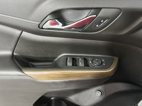 Used 2023 GMC Acadia SLE w/ Driver Convenience Package image 21