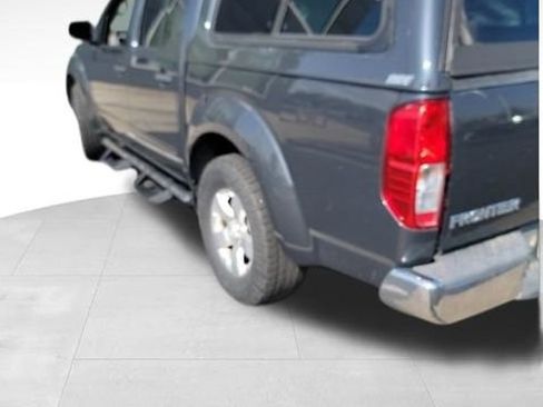 Used 2013 Nissan Frontier SV AWD/4WD image 5