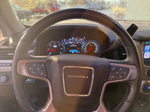 Used 2017 GMC Yukon Denali w/ Open Road Package AWD/4WD image 10
