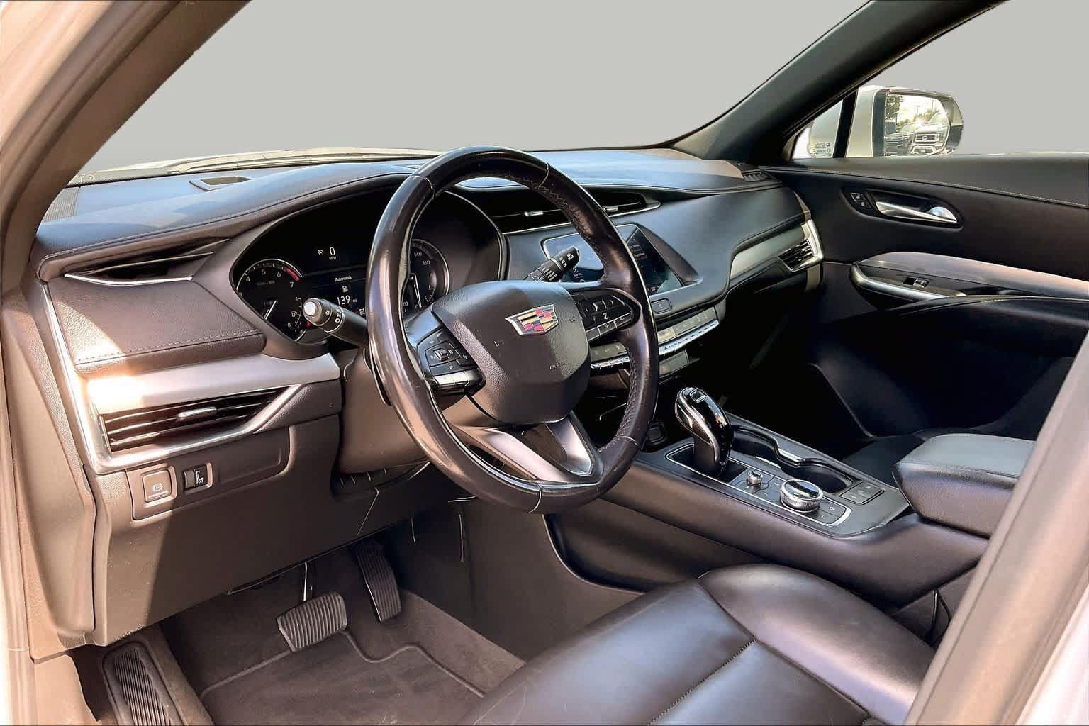 Used 2022 Cadillac XT4 Premium Luxury w/ Safety Alert Package AWD/4WD image 16