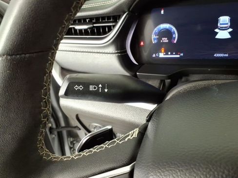 Used 2023 Jeep Grand Cherokee L Limited image 27