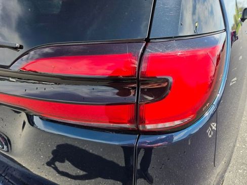 Used 2021 Chrysler Pacifica Limited w/ Premium & Safety Sphere Group image 16