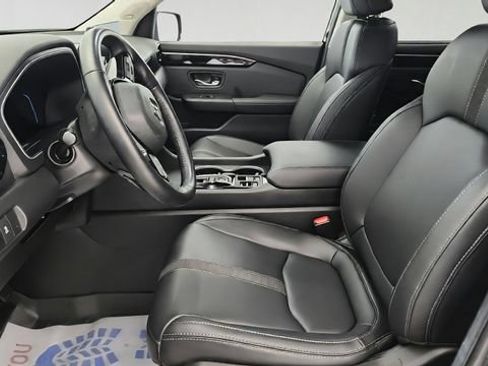 Used 2025 Honda Pilot Touring image 11