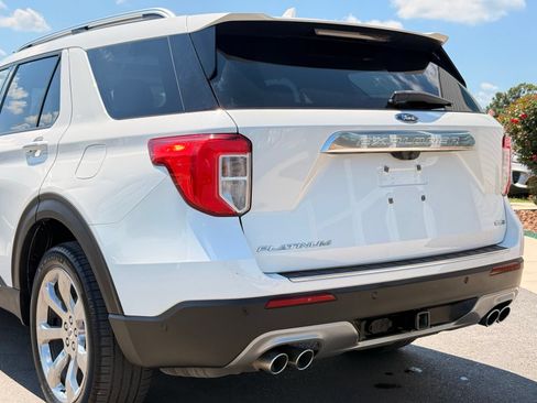 Used 2020 Ford Explorer Platinum w/ Premium Technology Package AWD/4WD image 5