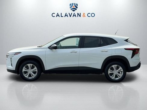 Used 2025 Chevrolet Trax LS FWD image 4