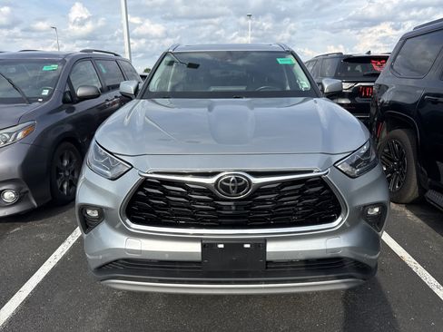 Used 2021 Toyota Highlander Platinum AWD/4WD image 5