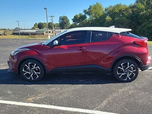 Used 2018 Toyota C-HR XLE image 4