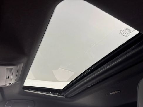 Used 2023 MAZDA MAZDA3 s image 23